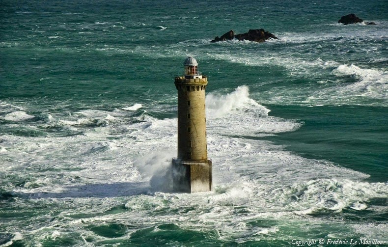 Lighthouses of Brittany 13